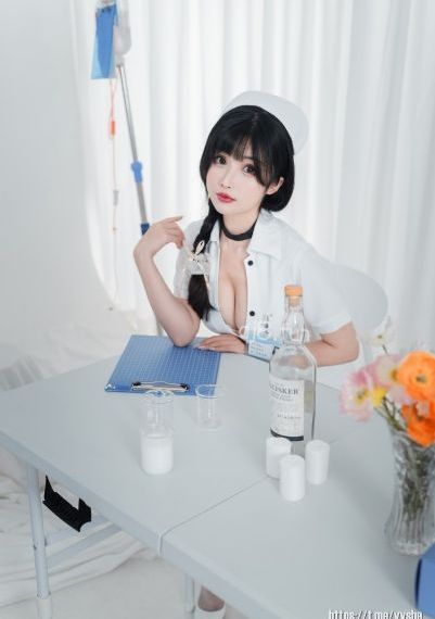 欧美超模情趣内衣秀_BD英语高清完整版