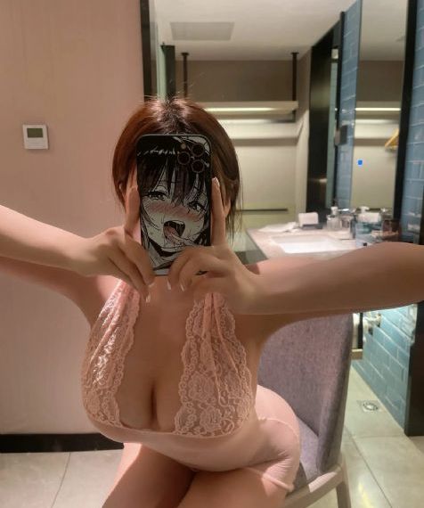 成人欧美一区二区三区黑人黑_未删减完整版