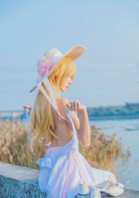 欧美大裙子_迅雷1080